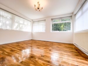 Dinning Room- click for photo gallery